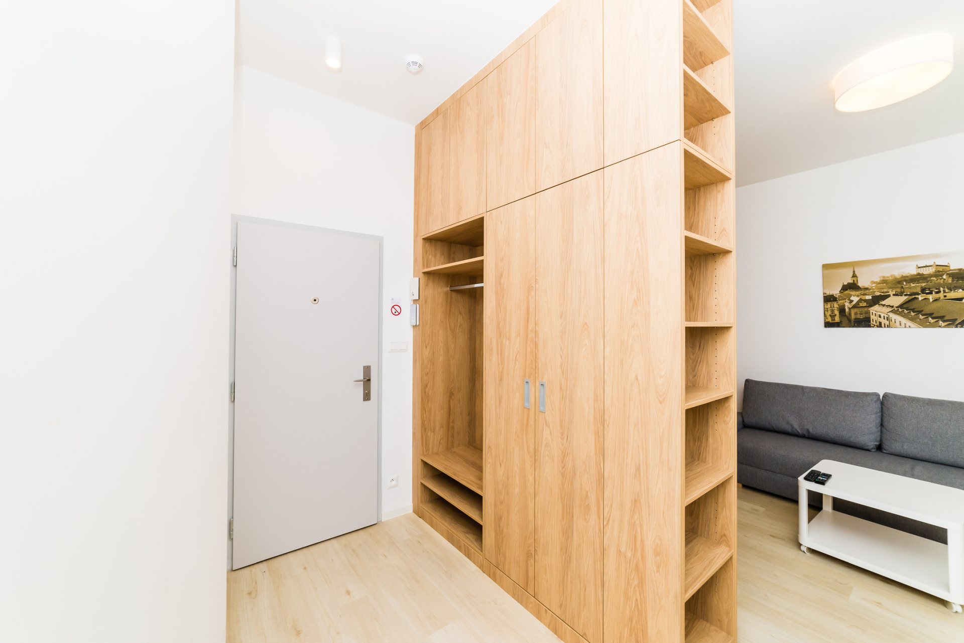 Šikovné a praktické navrhnutie apartmánu umožňuje aj na malom priestore poskytnúť dostatočné súkromie pre tri osoby.